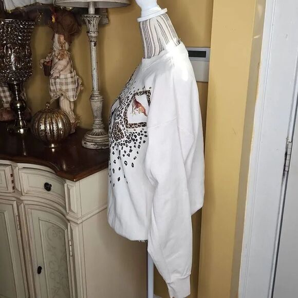 Vintage embroidered Leopard print cream sweatshirt women's size M - Picture 7 of 10